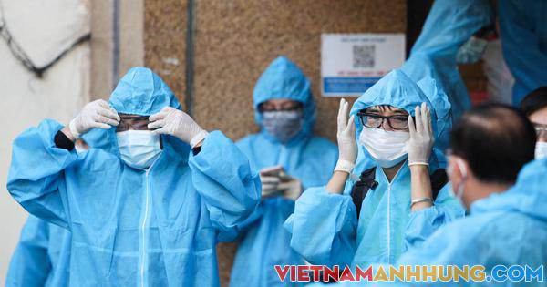 CLIP: Đưa hàng chục nhân viên Nhà xuất bản Tư pháp đi cách ly tập trung