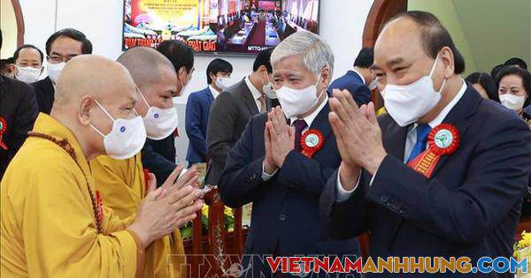 Chủ tịch nước Nguyễn Xuân Phúc dự Đại lễ kỷ niệm 40 năm thành lập Giáo hội Phật giáo