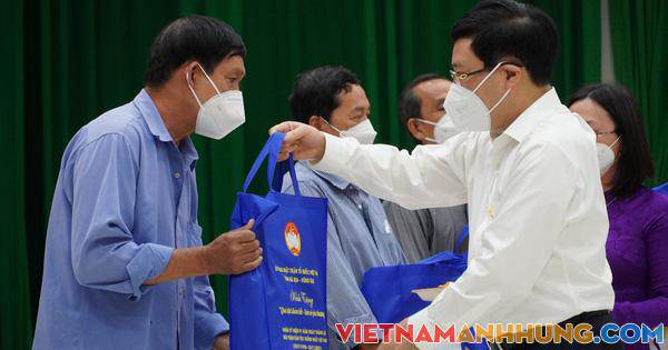 Phó Thủ tướng Phạm Bình Minh tiếp xúc cư tri Bà Rịa- Vũng Tàu
