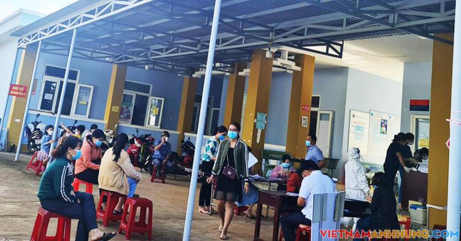 nhân viên karaoke mắc Covid