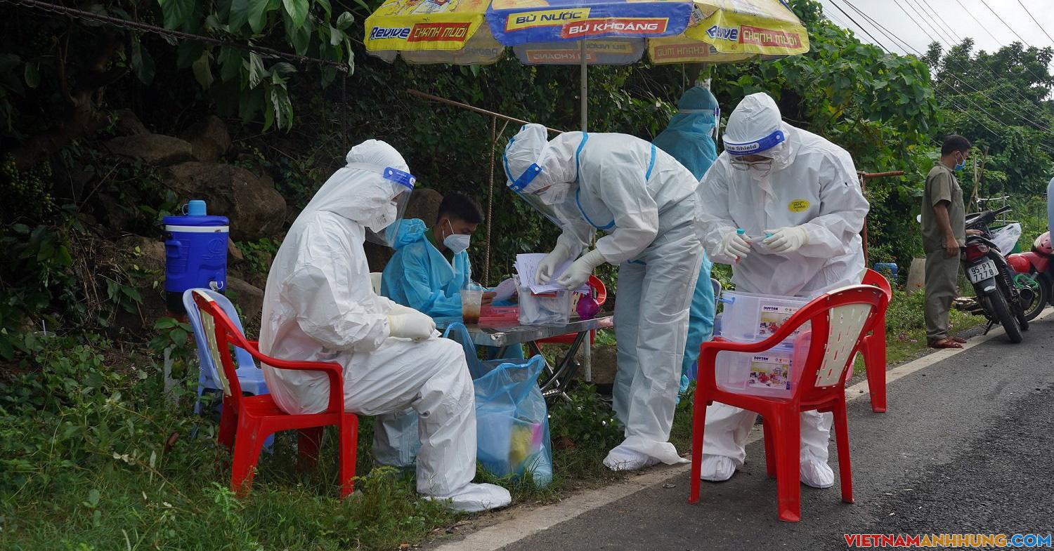 Ca mắc Covid-19 tăng cao, các tỉnh Đông Nam Bộ căng mình chống dịch