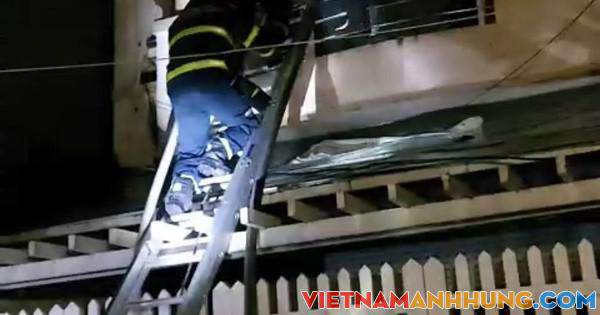 Công an TP HCM tìm ra nguyên nhân cháy căn nhà lầu khiến 1 người mắc kẹt