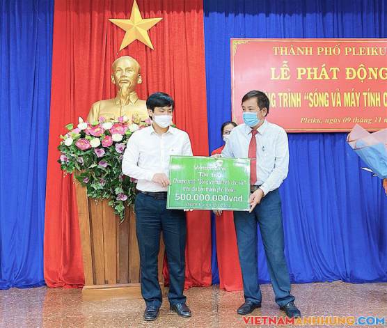 Pleiku: 863 học sinh được hỗ trợ trang-thiết bị học trực tuyến đợt 1