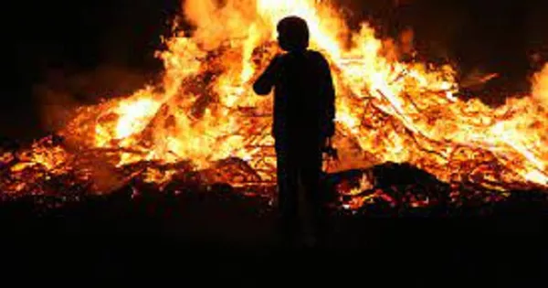 Giận vợ, chồng đổ xăng đốt nhà khiến 5 người trong gia đình bị thương