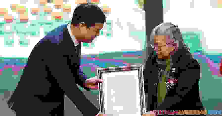 Tôn vinh chàng trai quên mình cứu 3 bạn