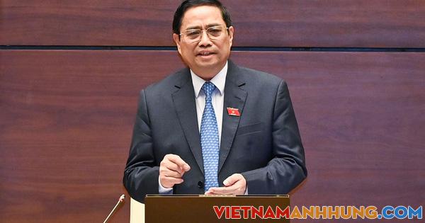 Thủ tướng Phạm Minh Chính: Cần chính sách thu hút nhân lực y tế xuống cơ sở