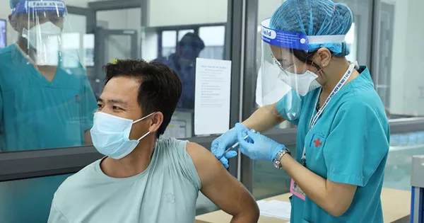 Ngày 16-11, thêm 6.481 người khỏi bệnh, đã tiêm hơn 100 triệu liều vắc-xin Covid-19