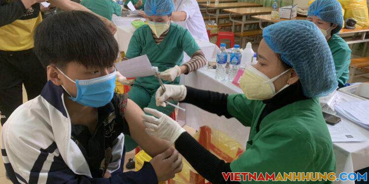 2 học sinh Bắc Giang sốc phản vệ sau tiêm vaccine Covid-19 đã qua cơn nguy kịch