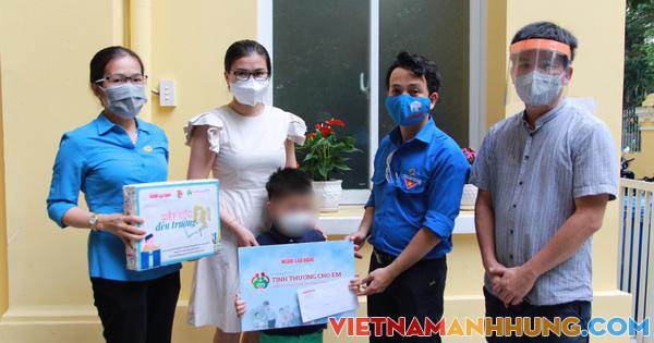 Chương trình “Tình thương cho em” đến với trẻ em mồ côi vì Covid-19 ở quận 1