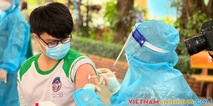 Hôm nay (1/11), bắt đầu Chiến dịch tiêm vaccine Covid-19 cho trẻ em từ 12-17 tuổi trên toàn quốc