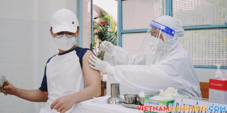 Số liều vaccine Covid-19 được tiêm cao kỷ lục