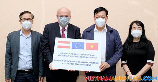Bộ Y tế tiếp nhận nửa triệu liều vaccine AstraZeneca Chính phủ Áo trao tặng