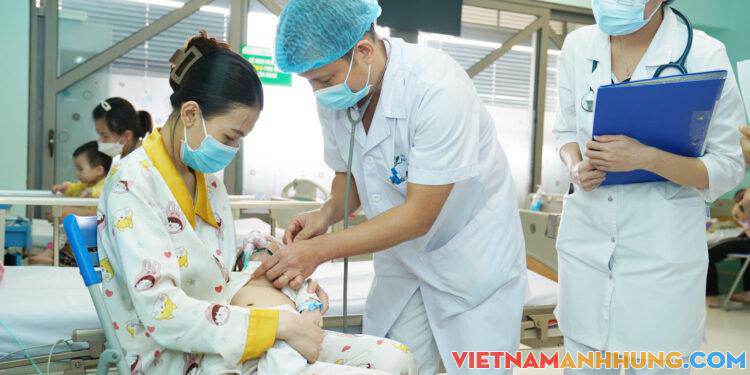 Giao mùa, gia tăng bệnh nhi viêm đường hô hấp. Phòng ngừa viêm đường hô hấp bằng cách nào?