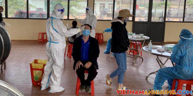 Gần 150 ca dương tính SARS-CoV-2, nhiều địa bàn tạm dừng vận tải hành khách