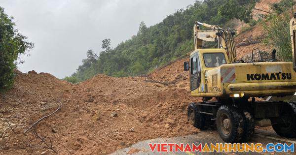 Nhiều khu vực ở Khánh Hòa ngập sâu tới 1,5m do mưa lớn kéo dài