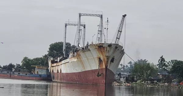 Phát hiện vụ nhập lậu tàu biển từ nước ngoài về Việt Nam rồi phá dỡ lấy sắt vụn