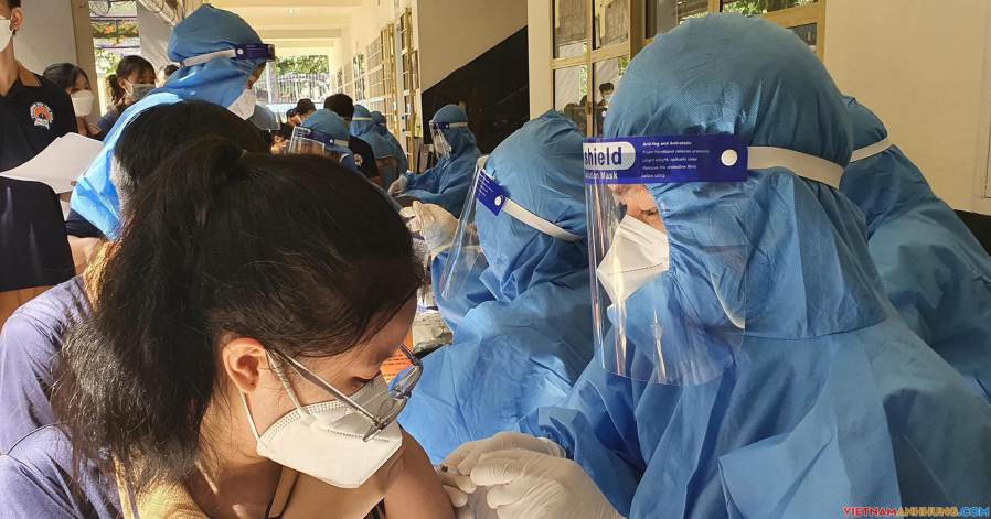 Nghiên cứu tiêm mũi 3 vaccine Covid-19 cho người dân