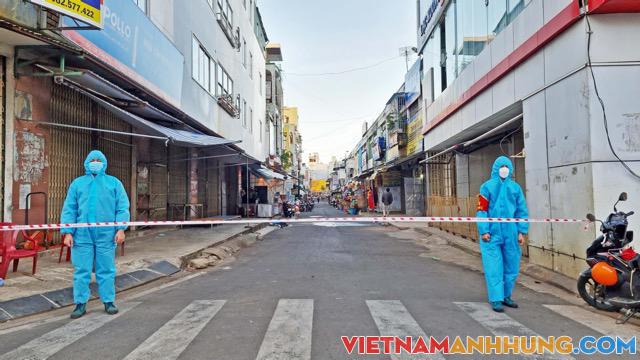 Test nhanh 41 trường hợp dương tính, phong tỏa tạm thời Trung tâm Thương mại Pleiku tầm soát nguy cơ dịch Covid-19