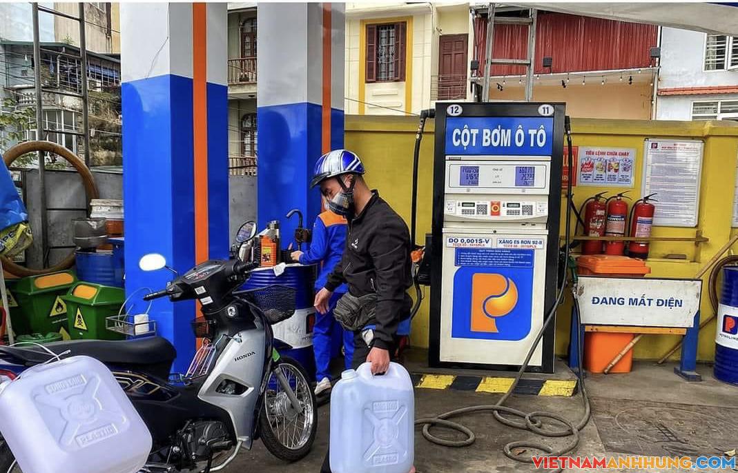 XĂNG CHÍNH THỨC TĂNG LÊN GẦN 30.000 ĐỒNG/LÍT
