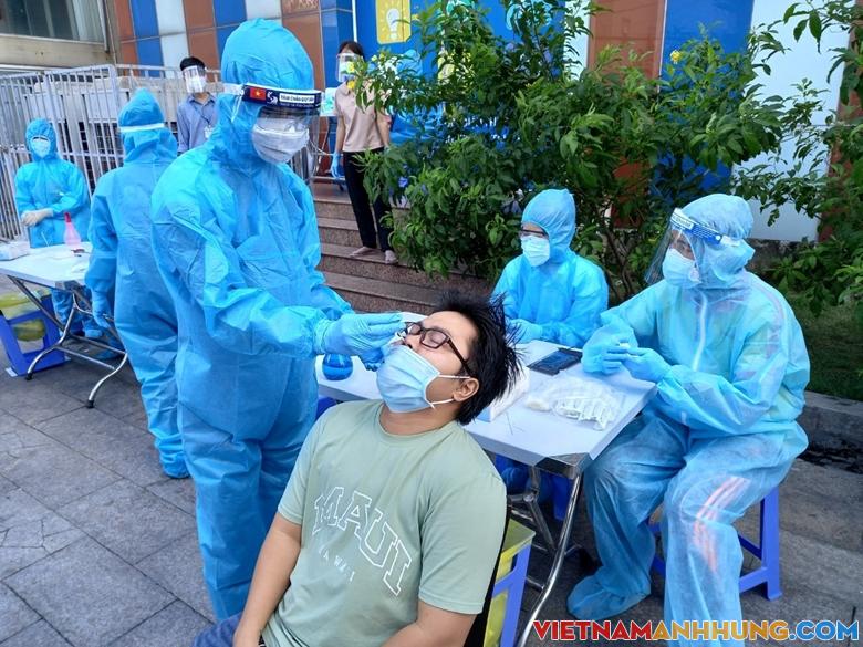 Bộ Y tế đề xuất cho F0 và F1 làm việc, dừng công bố ca mắc Covid-19 hằng ngày