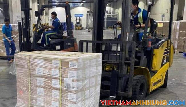 Lô vaccine COVID-19 cho trẻ em do Australia hỗ trợ đã về đến Việt Nam