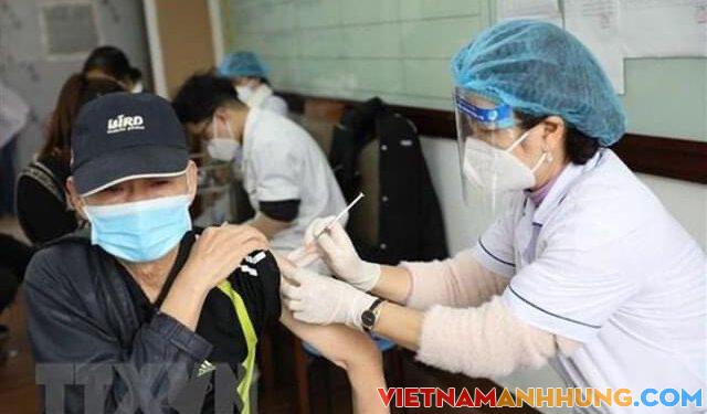 Việt Nam cấp hộ chiếu vaccine, thử nghiệm vaccine dạng xịt mũi