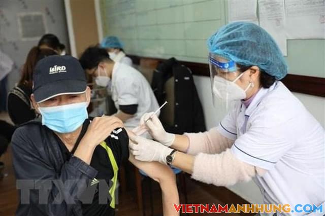 Việt Nam cấp hộ chiếu vaccine, thử nghiệm vaccine dạng xịt mũi