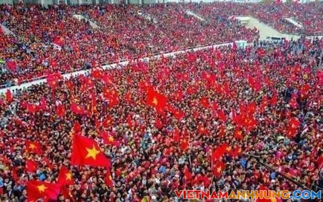 Phóng viên nước ngoài nói về hiện tượng lá Cờ đỏ Sao vàng