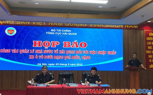 Xác minh thông tin về đường dây nhập siêu xe biếu tặng