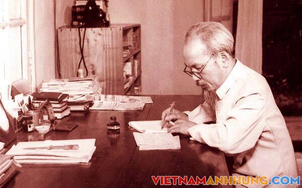 Nêu cao tính tự giác tu dưỡng, rèn luyện đạo đức của cán bộ lãnh đạo, quản lý