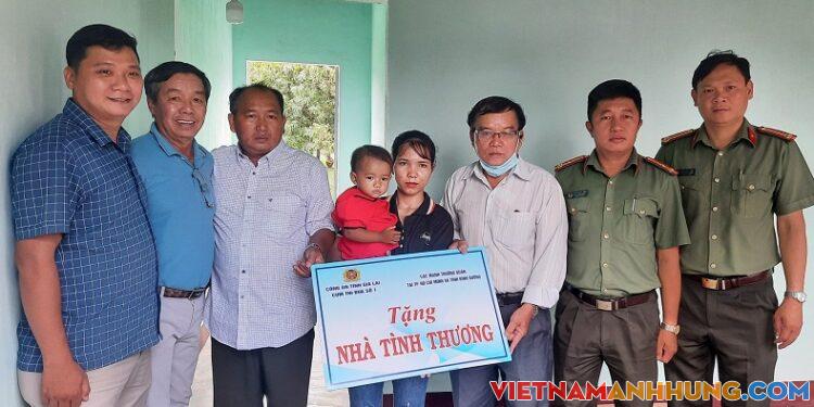 Cụm thi đua số 1 – Công an tỉnh Gia Lai tổ chức lễ bàn giao nhà tình thương cho gia đình có hoàn cảnh khó khăn