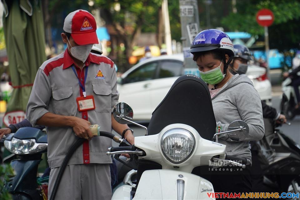 Giá xăng tiếp tục giảm trong kỳ tới, liệu có về ngưỡng 23.000 đồng/lít?