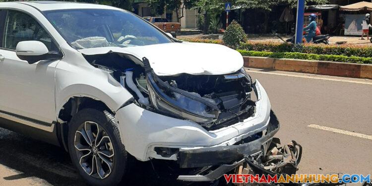 Pleiku: Tạm giữ lái xe ô tô tông vào xe máy khiến 3 người thương vong