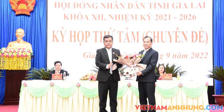 Ông Đoàn Hữu Dũng được bầu giữ chức Ủy viên UBND tỉnh Gia Lai khóa XII