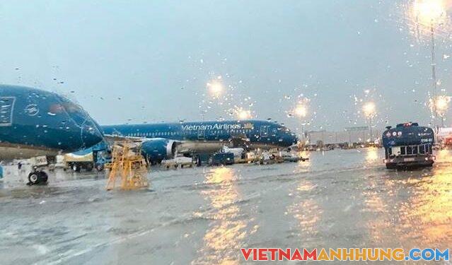 Tạm đóng cửa một số sân bay trong vùng đổ bộ của siêu bão Noru
