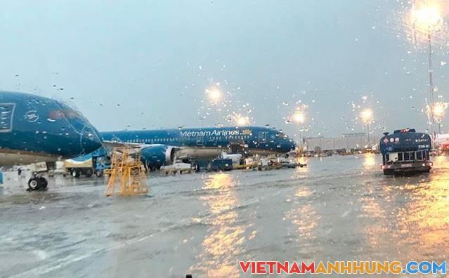 Tạm đóng cửa một số sân bay trong vùng đổ bộ của siêu bão Noru