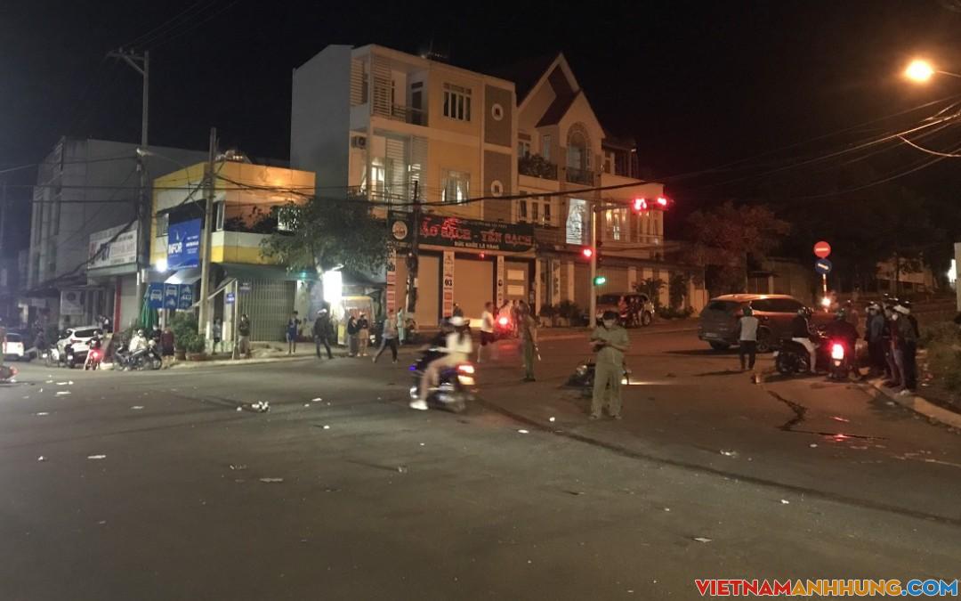 1 nạn nhân bị ô tô đâm tại đèn tín hiệu giao thông đã tử vong