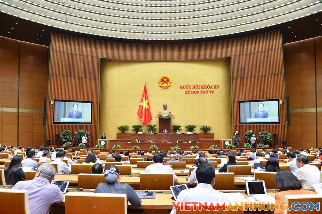 Quốc hội quyết tăng lương cơ sở lên 1,8 triệu đồng từ 1-7-2023