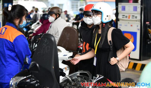 Giá xăng hôm nay giảm mạnh, hơn 1.500 đồng một lít