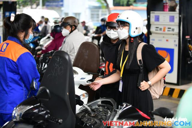 Giá xăng hôm nay giảm mạnh, hơn 1.500 đồng một lít