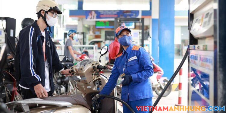 Giảm thuế bảo vệ môi trường đối với xăng, dầu, mỡ nhờn từ ngày 1/1/2023