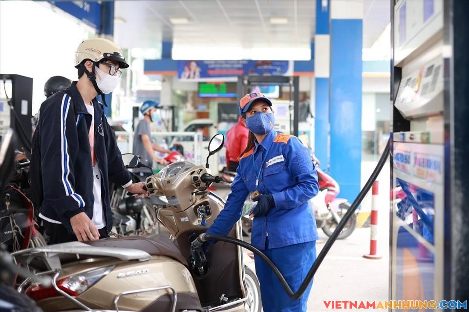 Giảm thuế bảo vệ môi trường đối với xăng, dầu, mỡ nhờn từ ngày 1/1/2023