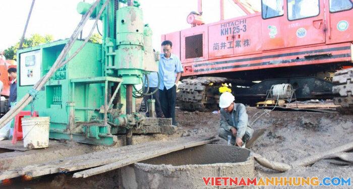 Công an vào cuộc vụ bé trai lọt ống cọc bê tông ở Đồng Tháp
