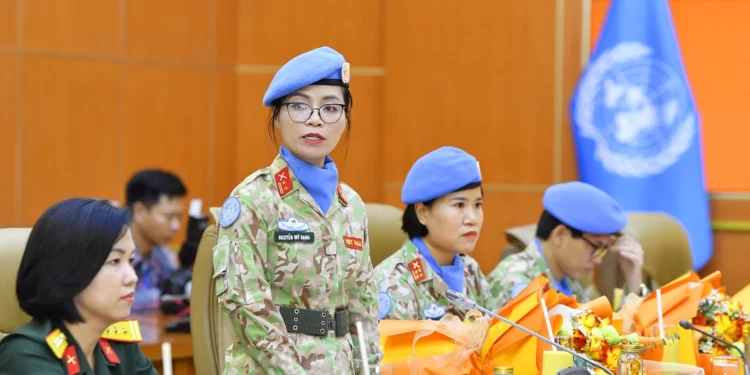 3 sĩ quan ‘mũ nồi xanh’ Việt Nam sắp lên đường đến châu Phi