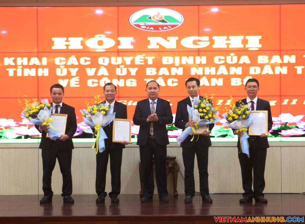 Gia Lai công bố các quyết định của Ban Thường vụ Tỉnh ủy và UBND tỉnh về công tác cán bộ